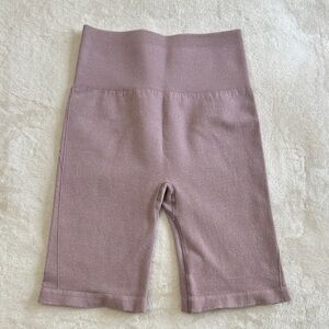 Everlane High-Waisted  Biker Shorts